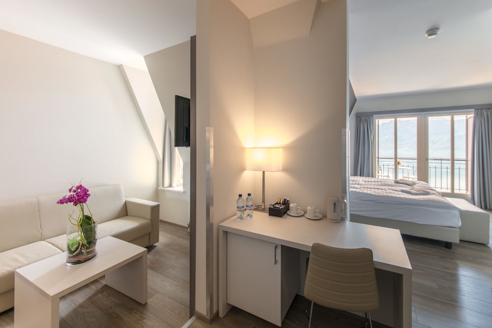 Junior Suite, Balcony, Lake View - Photo 5