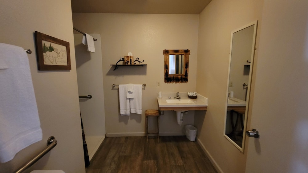 Sequoia Lodge, Photo 2