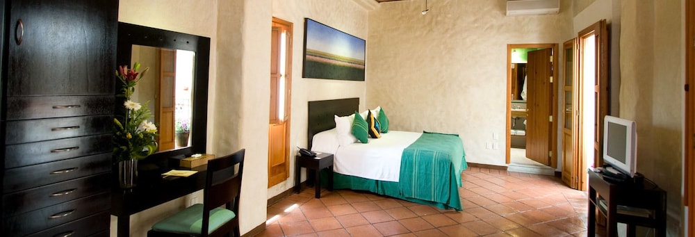 Green superior room photo 1