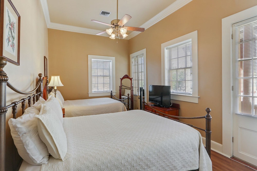 Premium Suite, 1 King Bed, Non Smoking, Kitchen