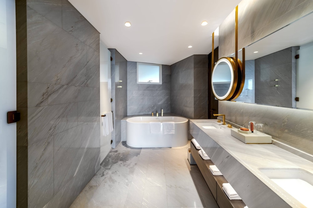 4 BED | XL Terrace Pool Suite thumbnail 5