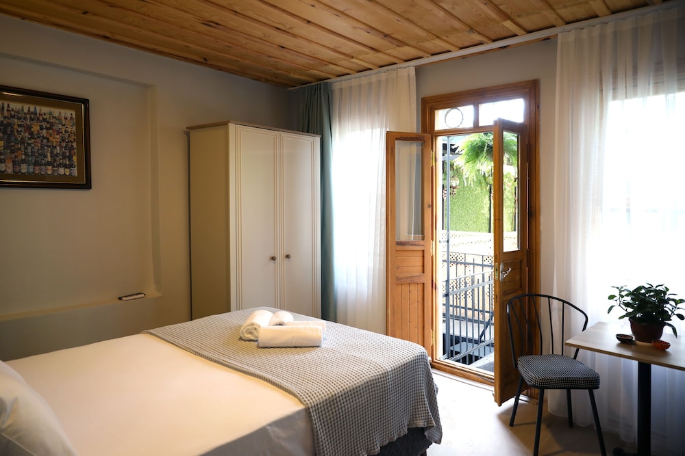 Standard Double or Twin Room, 1 Double Bed, Non Smoking, Garden View photo 3