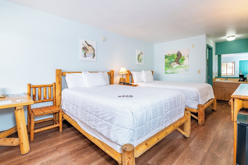 Standard Double Room, 2 Queen Beds (Standard Lodge Room)