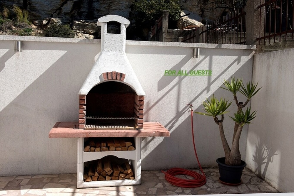 Studio (Robi - 50m from beach - SA4(2+1))