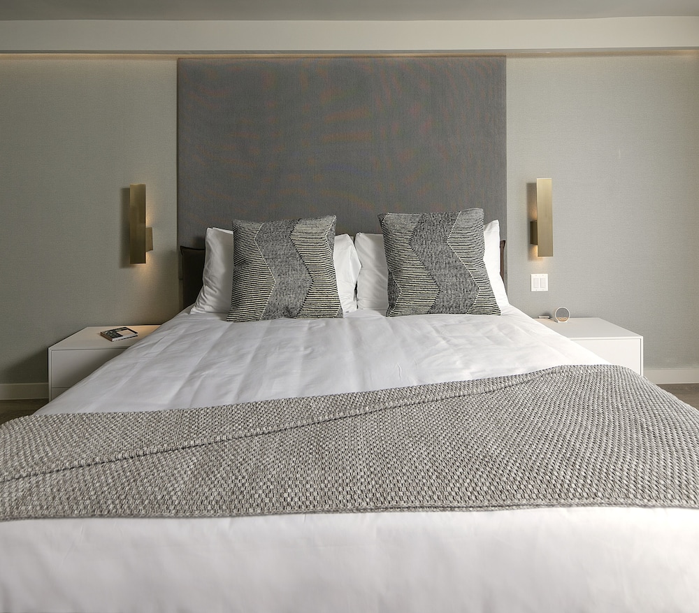 All New Pines Ocean View 2 Queen Room (Recently Renovated) - Photo 4