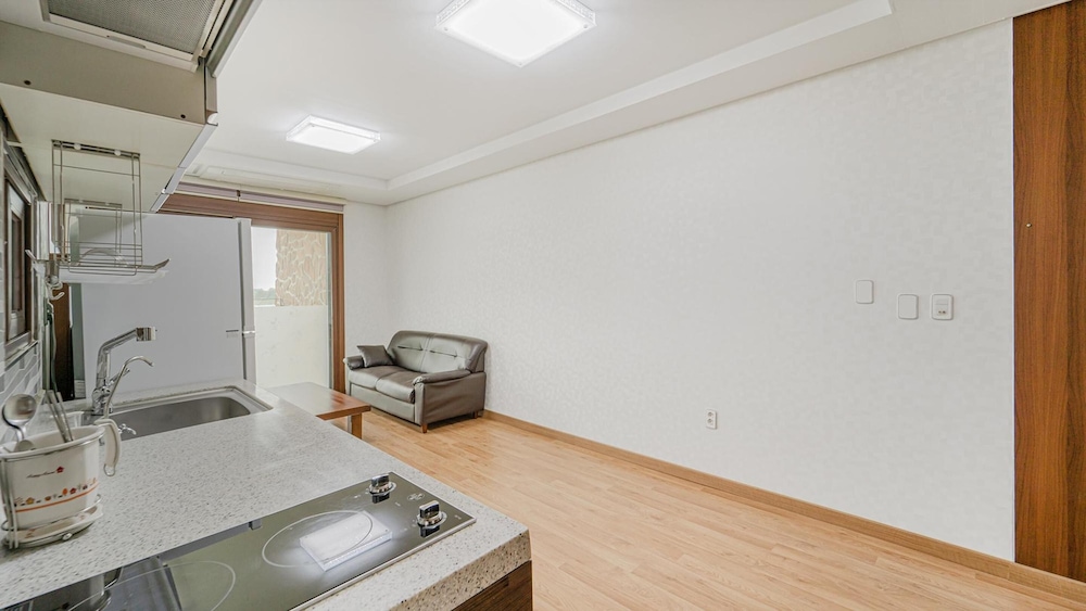 Basic Room, 1 Bedroom (2nadong 101) - Photo 4