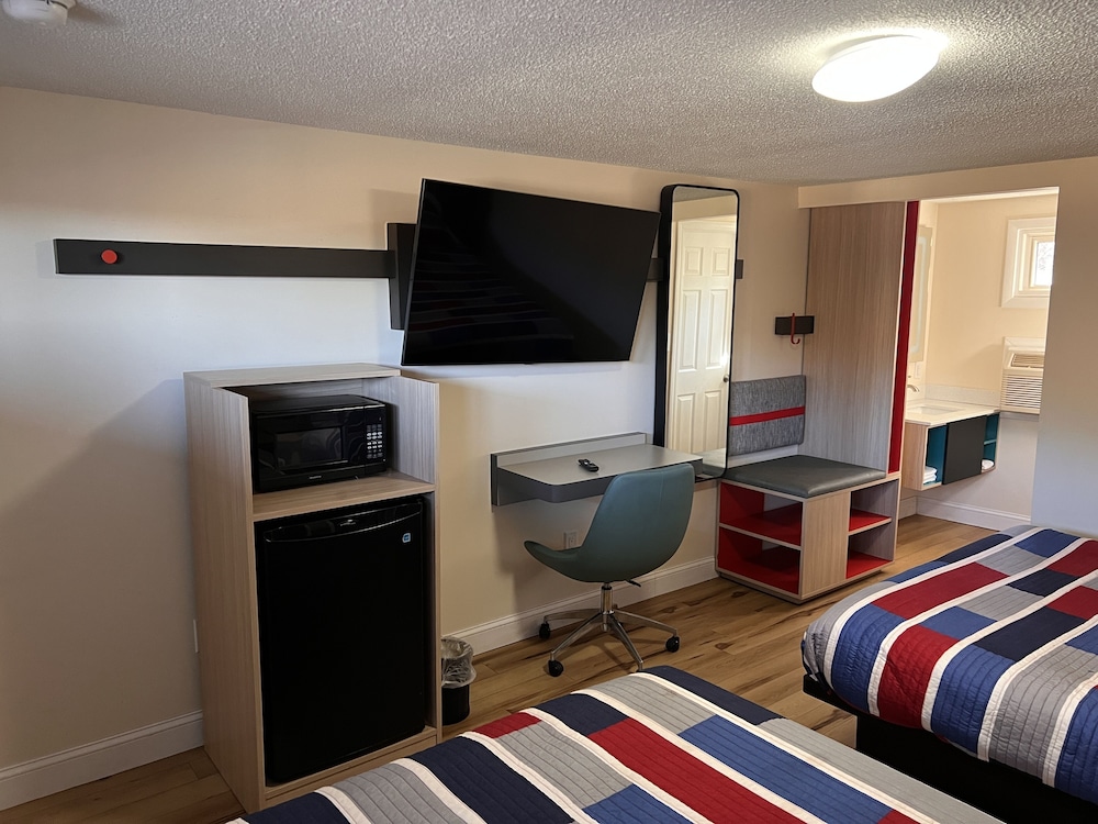 Premium Double Room, 2 Queen Beds, Non Smoking photo 3