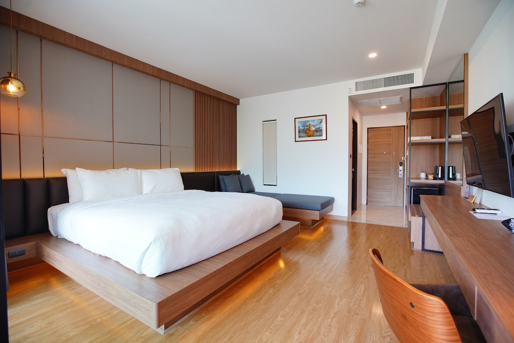 King Jacuzzi Suite - Photo 4