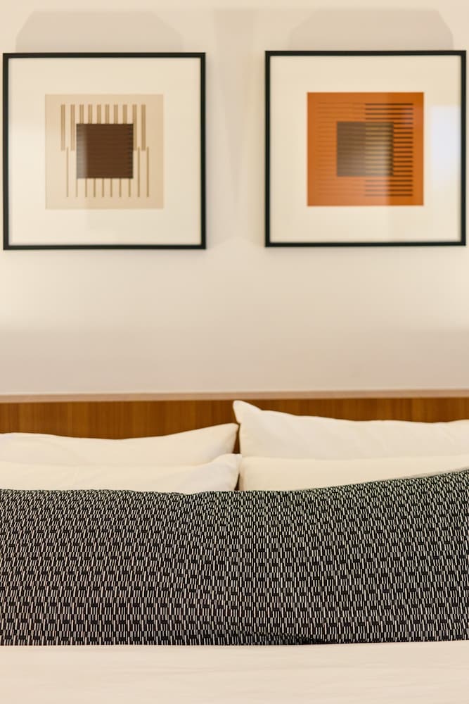 Family Studio Suite, 2 Bedrooms - Photo 15