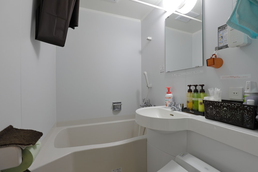 Standard Twin Room (Breakfast is Japanese style, No Breakfast under Room Only plan) photo 3