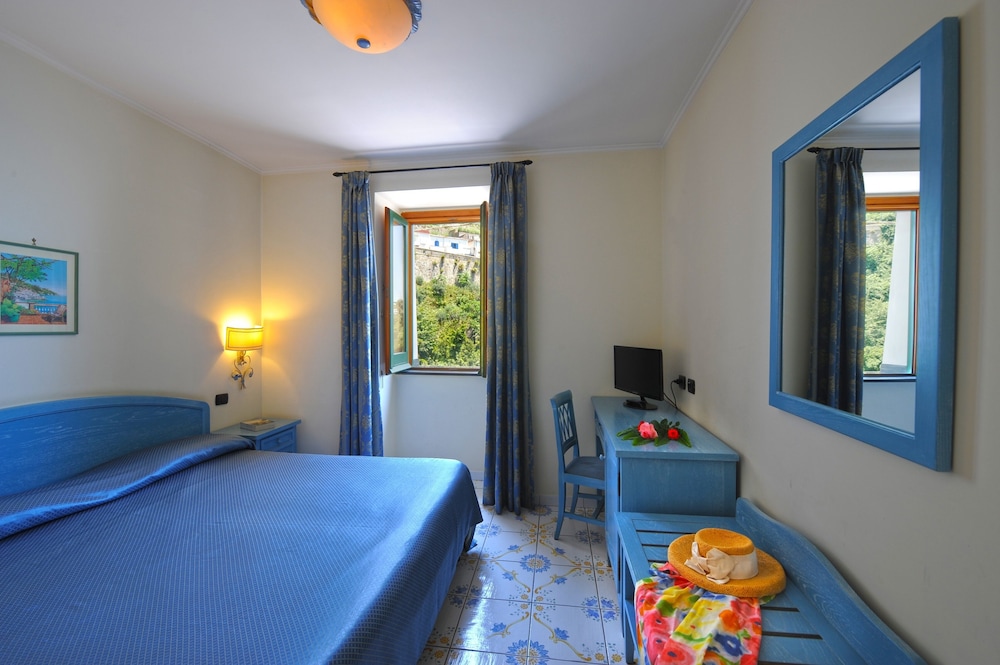 Standard Double Room photo 2