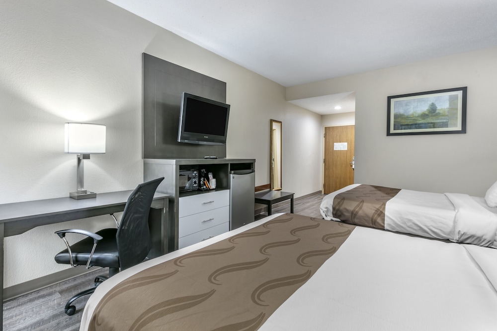 Standard Room, 2 Queen Beds, Non Smoking - Photo 1