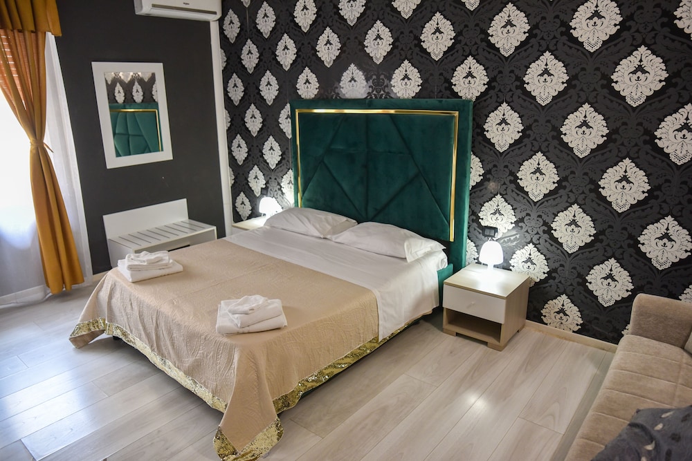 Deluxe Double Room, Jetted Tub photo 3