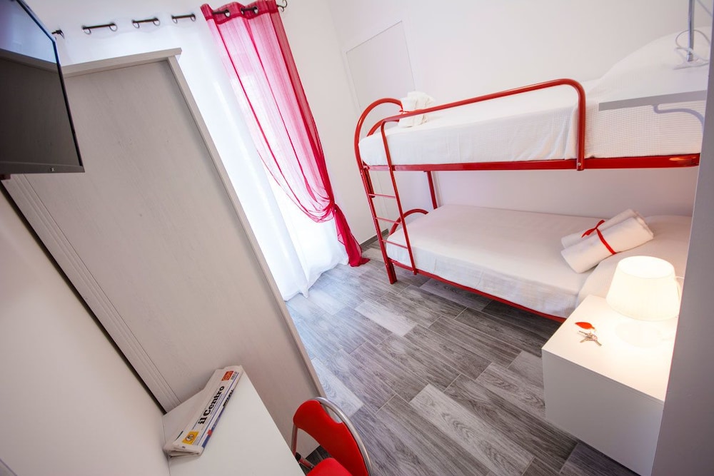 Single Room (Rossa)