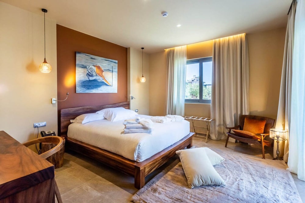 Executive Suite, Private Pool - Photo 1