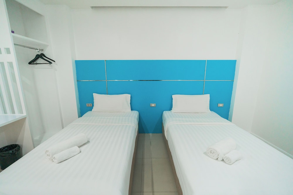 Standard Double or Twin Room, No Windows - Photo 7