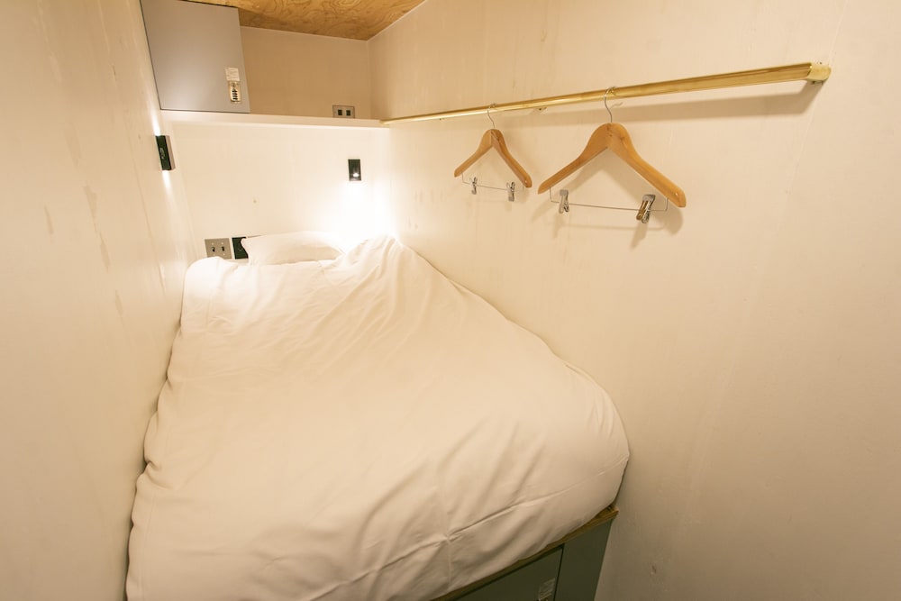 Smart Capsule Room, Female Only - Photo 2
