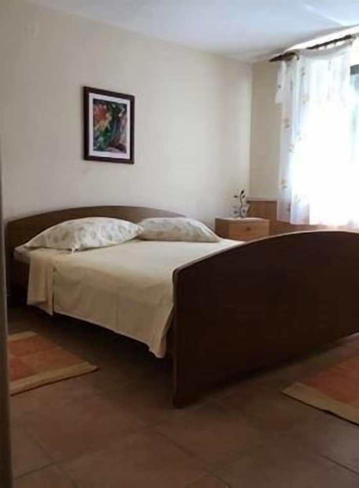 Apartment (Two-Bedroom Apartment with Garden Vie)