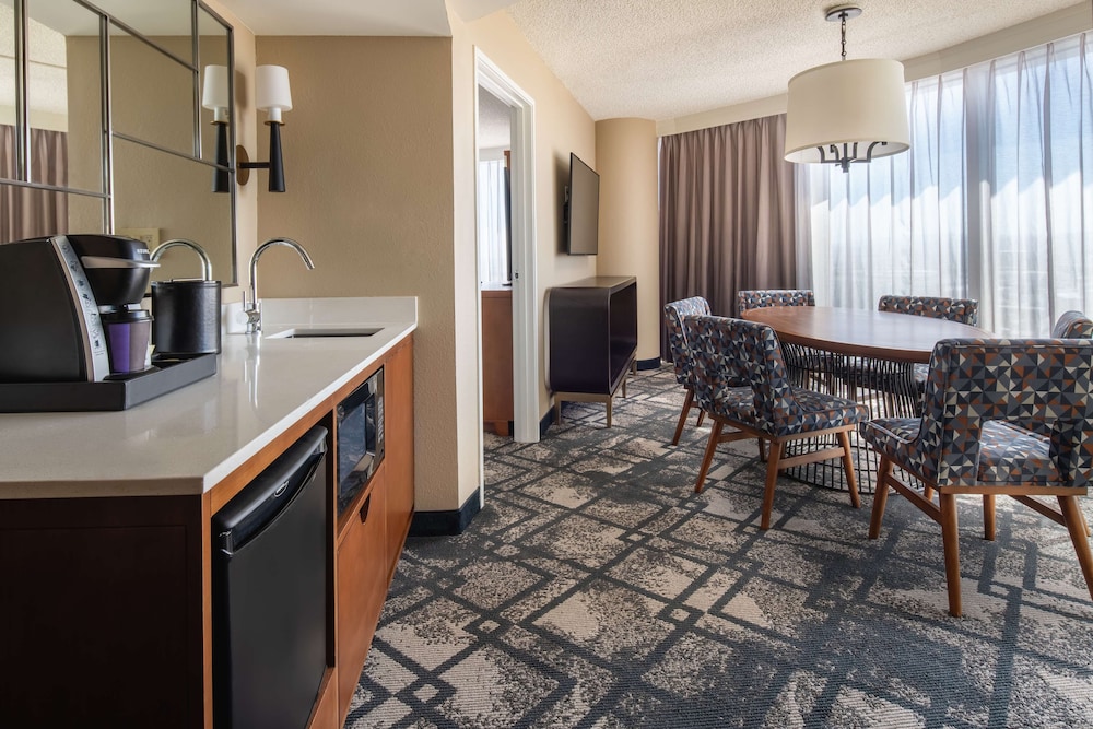 Suite, 2 Queen Beds, Corner - Photo 6