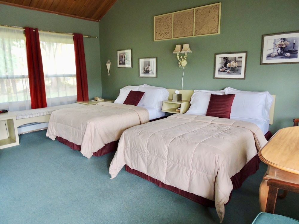Standard Room, 2 Double Beds photo 1
