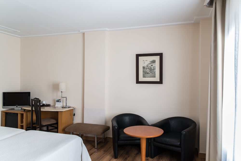 Superior Twin Room (Alhambra) - Photo 3
