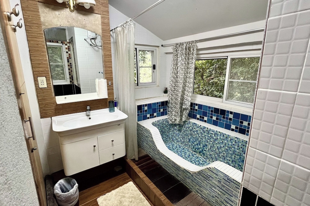 Deluxe Waterfall View - Photo 3