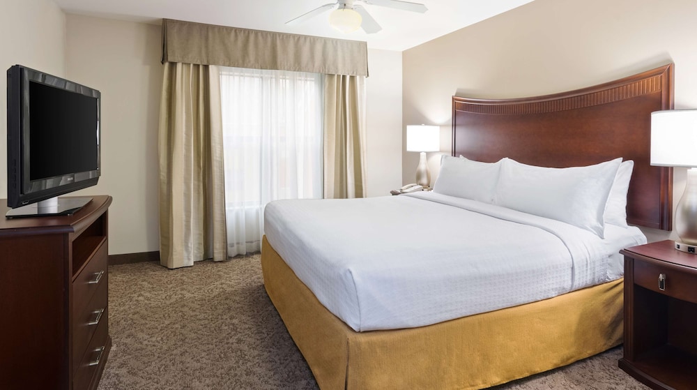 Suite, 1 King Bed, Non Smoking - Photo 2