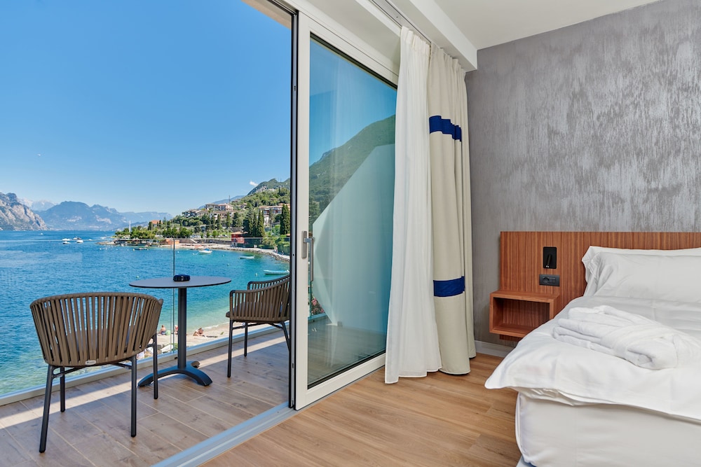 Exclusive Suite, Lake View, Annex Building