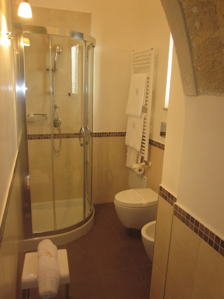 Classic Double or Twin Room, Courtyard View photo 2