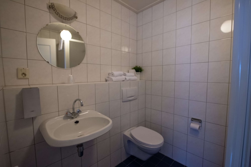 Standard Apartment, 2 Twin Beds, Non Smoking, Balcony photo 3