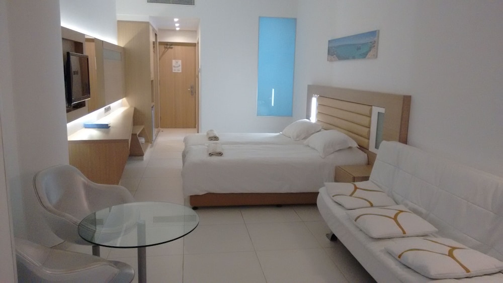 Superior Double or Twin Room, Terrace, Sea View photo 3