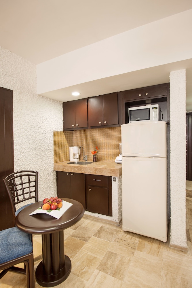 1 Bedroom Suite - Photo 5