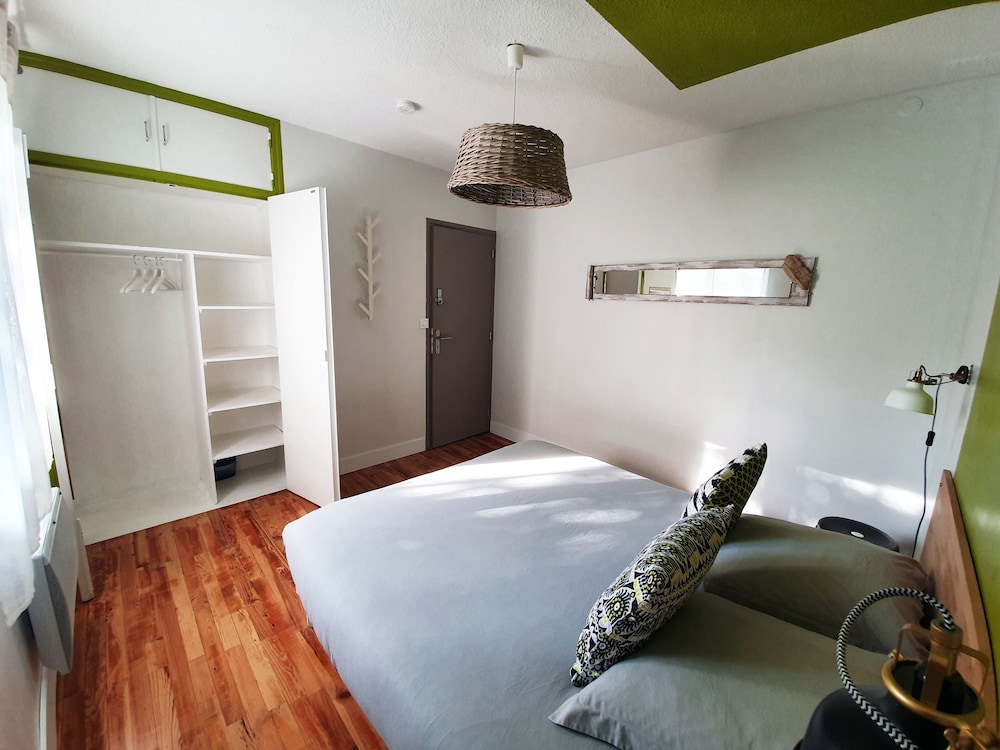 Double Room, Shared Bathroom (Chambre  Santa Teresa) photo 3