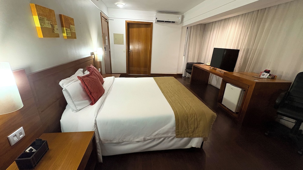 Superior Double Room, 1 King Bed, Mobility Accessible photo 2