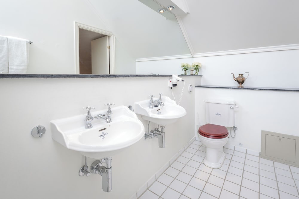 Suite - Photo 10