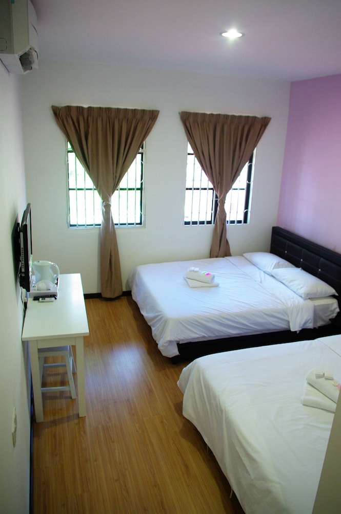 Deluxe Room, 2 Queen Beds photo 3