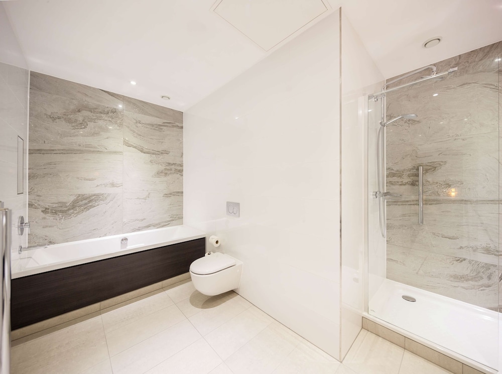 Junior Suite, 1 King Bed (Castle View) - Photo 8