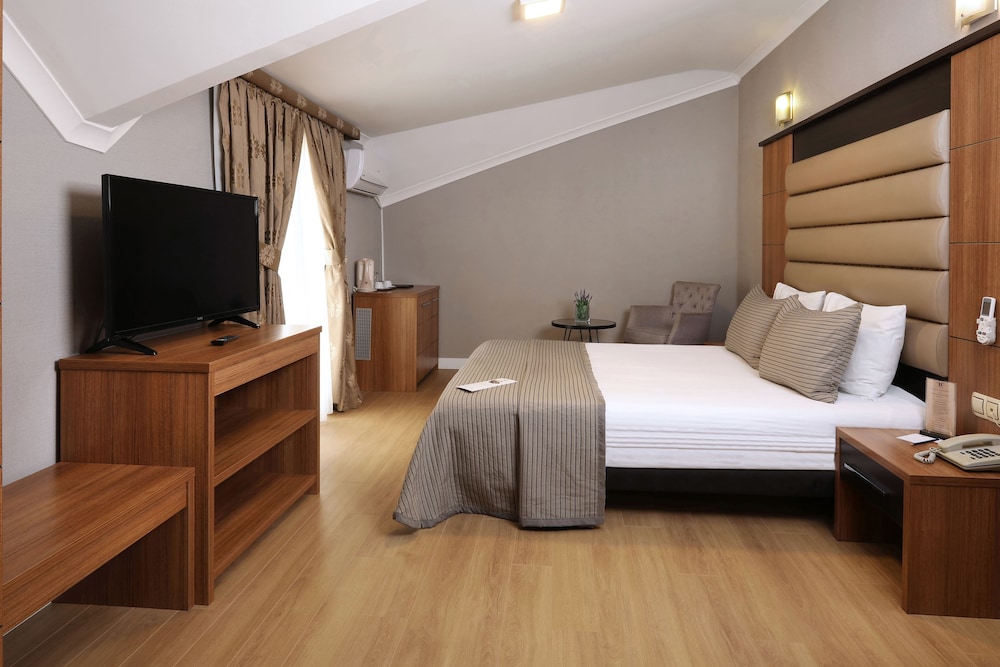 Deluxe Room, Balcony photo 3