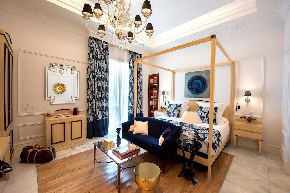 Deluxe Double Room, 1 King Bed - Photo 3