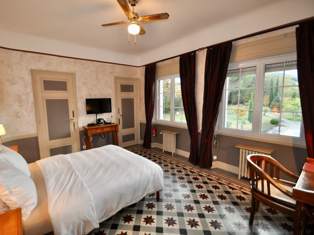 Double Room, Private Bathroom, Mountain View (02. Chambre Canigou) photo 1