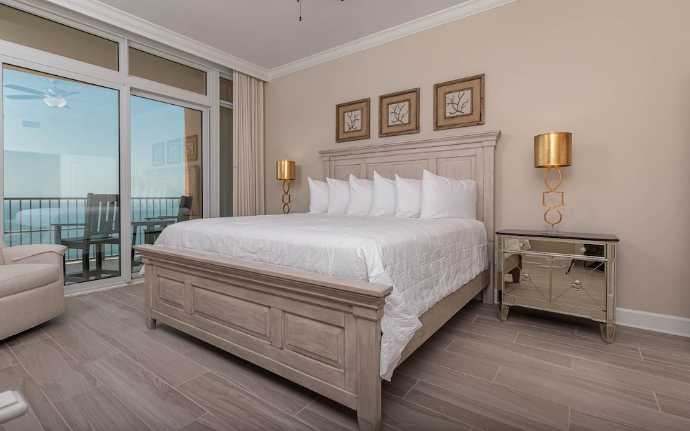 Condo, 4 Bedrooms