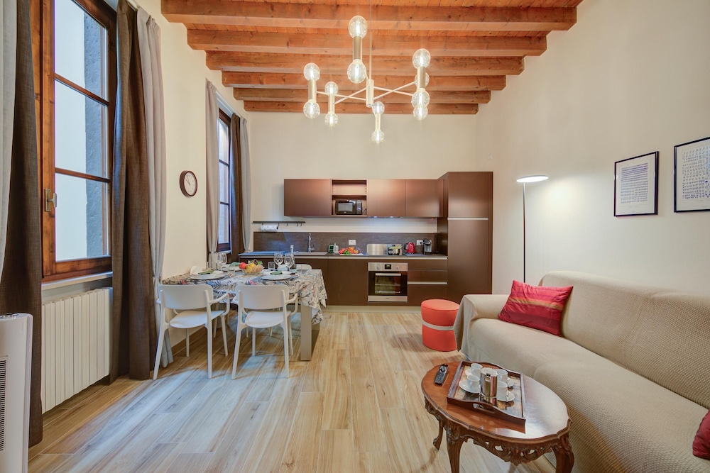 Apartment photo 1