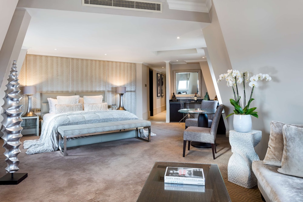 Suite, Corner photo 3