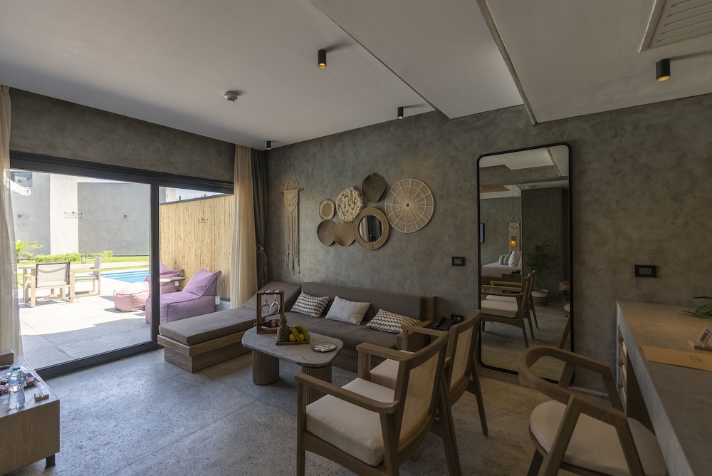Tucana Pool & Jacuzzi Suite (Posh Club) photo 2