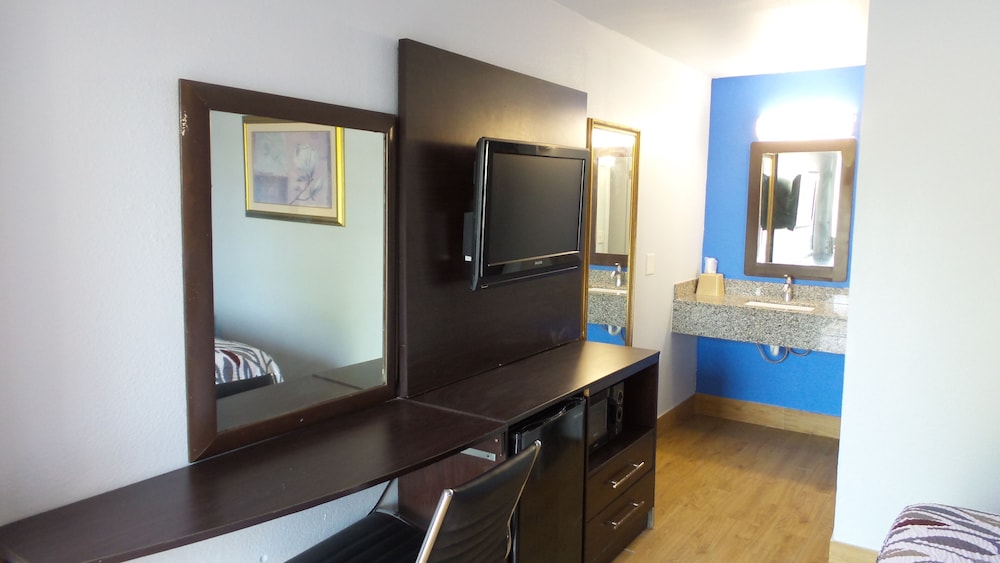 Comfort Double or Twin Room, 2 Bedrooms, Smoking photo 2