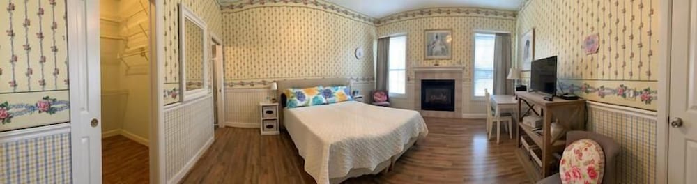 Room, Private Bathroom (Granny Room) photo 3