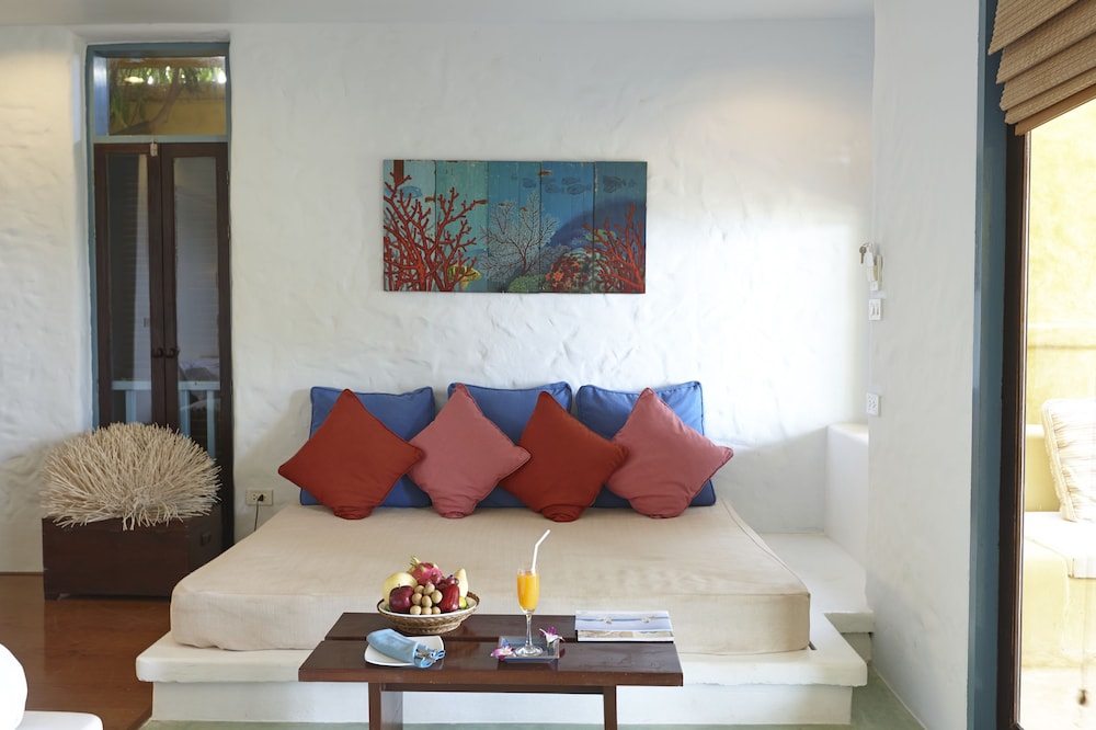 Beach Front Suite - Photo 6