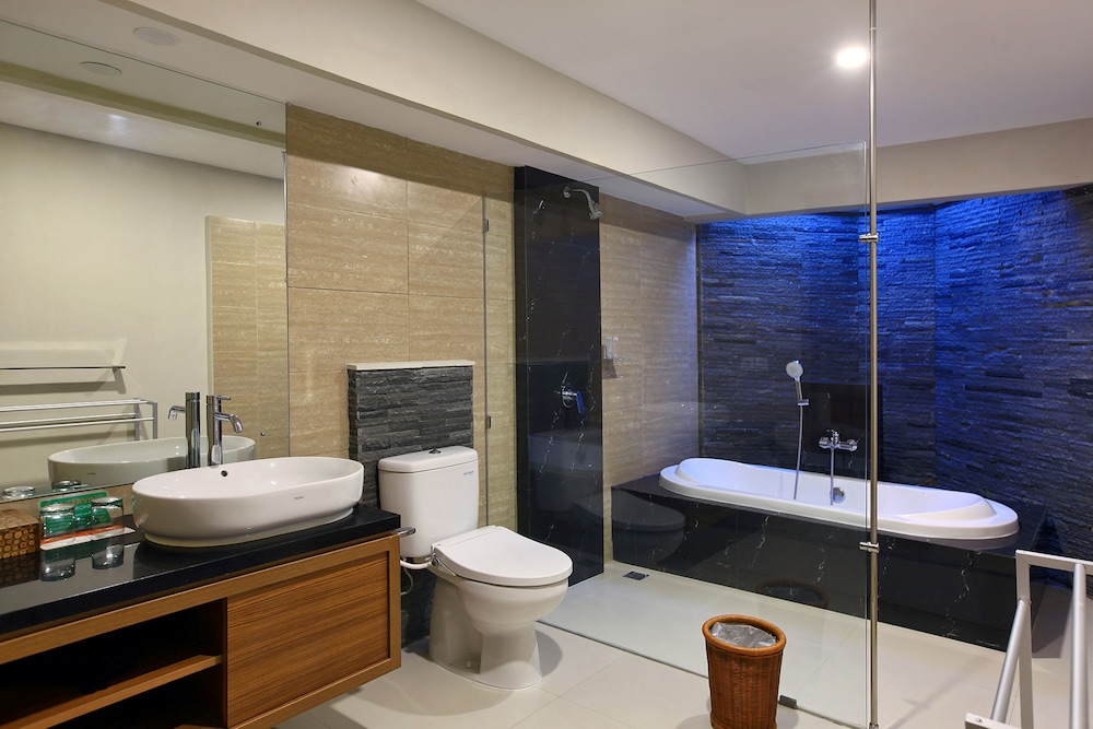 Deluxe Villa, 4 Bedrooms - Photo 3