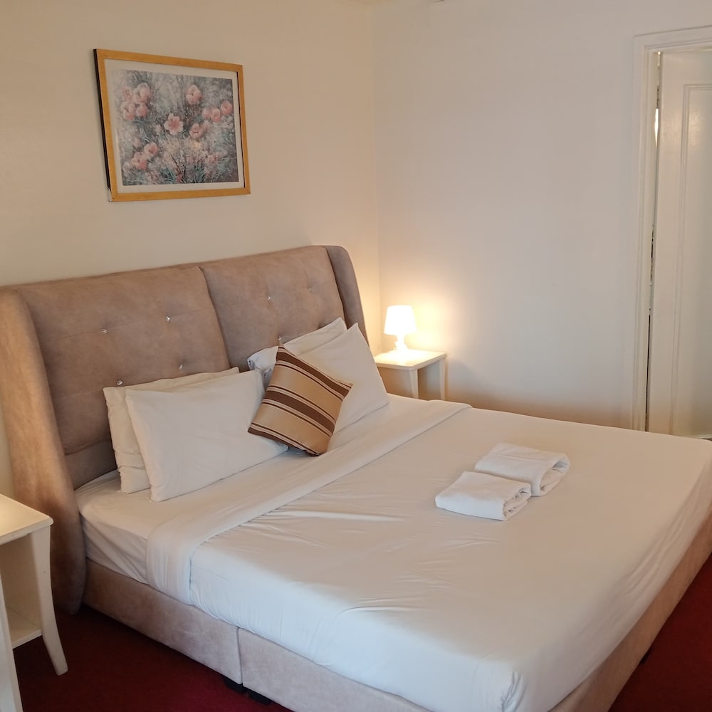 Classic Studio Suite, City View