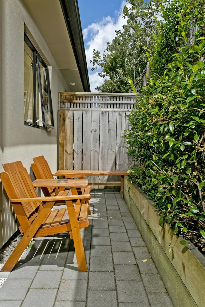 Family Suite, 2 Bedrooms, Jetted Tub, Courtyard Area photo 2